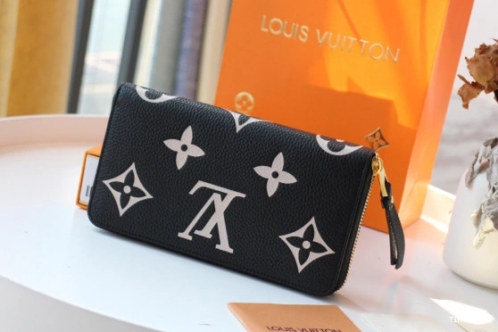 Affordable VUITTON WALLET LOUIS ZIPPY 0802